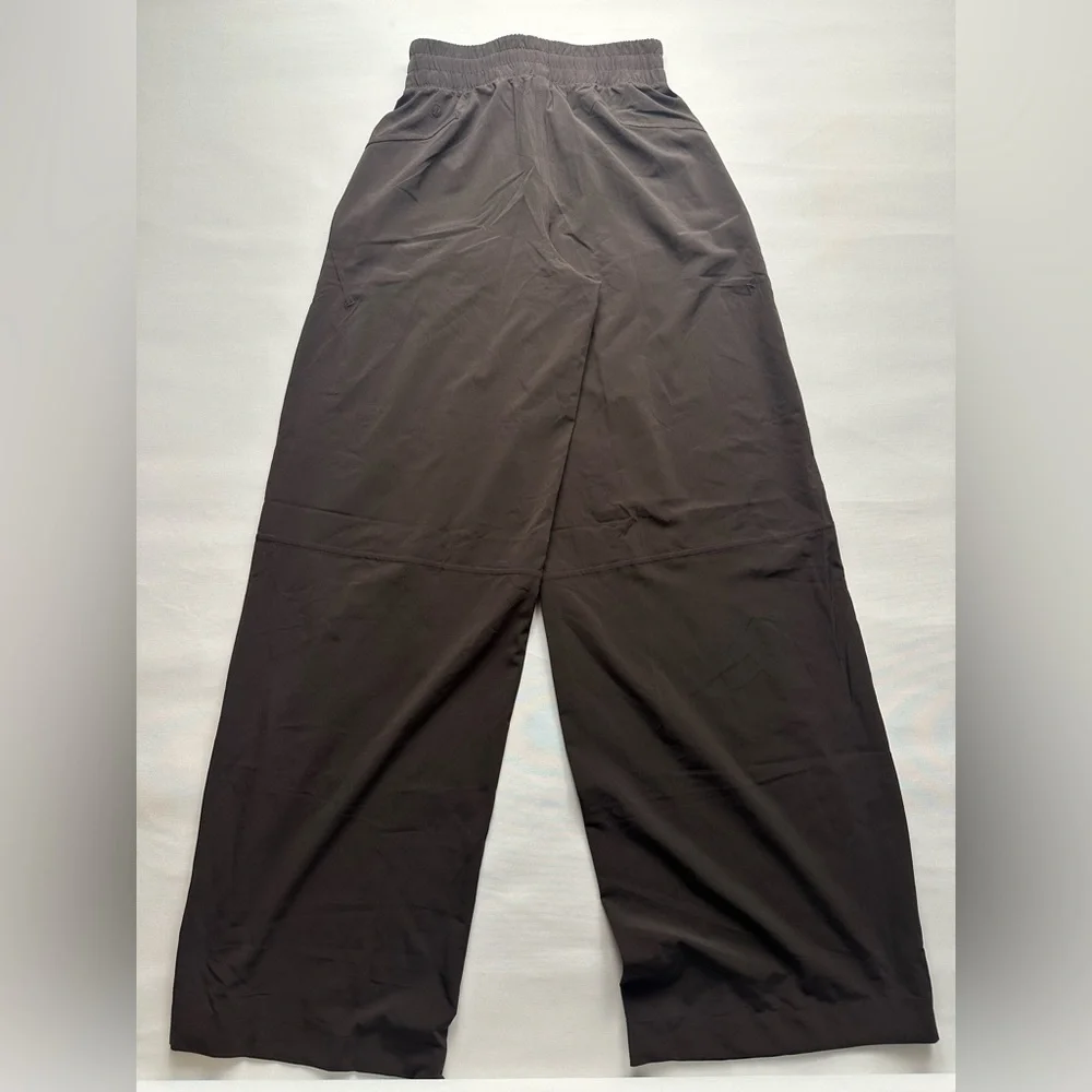 Lululemon swift mid rise Wide-Leg Pants. Brown. Size 0